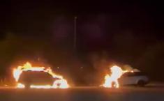 A fuoco le due auto dell'uomo arrestato perch&eacute; accusato di avere picchiato il meccanico di Rosolini