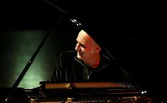 Il pianista e compositore Ludovico Einaudi torner&agrave; presto al teatro Greco, ecco l'anticipazione di cosa accadr&agrave;