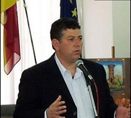 Cartelle esattoriali a ex testimone di giustizia: «E io mi do fuoco»