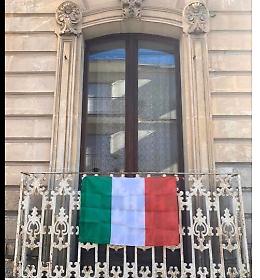 Io resto a casa: tifiamo tutti insieme per l'Italia