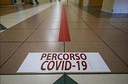 Lo studio della Fondazione Gimbe: «Il distanziamento sociale non ha ridotto i contagi»