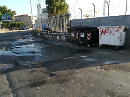 Catania: automezzo raccolta rifiuti inefficiente in via San Giuseppe