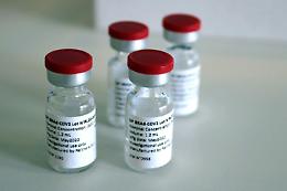 Covid,  presentato il vaccino italiano ReiThera: basta una dose, come funziona e quanto è efficace