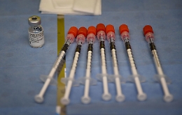 Covid, al via in Sicilia le prenotazioni dei vaccini per i settantenni