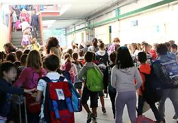 Troppe tre classi in una sola aula, sciopero a Vulcano