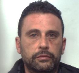 Palagonia, accoltella vicino di casa e tenta di arrotarlo: arrestato