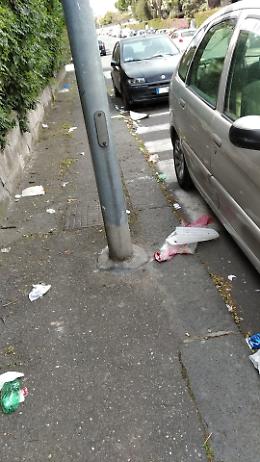 Catania: "Questa è via Barletta, sporca da troppi giorni"