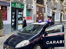 A Catania denunciati clienti e titolare di un "cannabis light shop" aperto