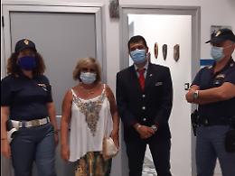 Turista dimentica borsello sul treno con 5000 euro: capotreno lo restituisce