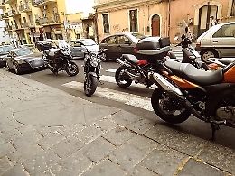 Catania, via Etnea parcheggi incontrollati