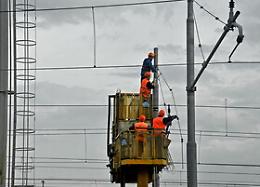 Tecnico Ferrovie muore ad Alcamo durante ispezione: treni bloccati