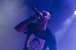 Gadget taroccati per concerto di Ghali: due napoletani denunciati