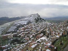 Maltempo: nevica nell'Ennese, oggi scuole chiuse a Troina