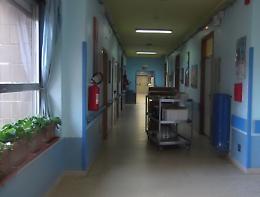 Siracusa, emergenza rientrata, i pazienti rientrano in reparto dopo incendio ospedale