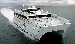 Pronto per l'imbarco sul catamarano, 27enne fermato a Pozzallo per droga