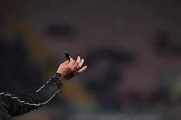 Calcio, espulsione non gli va gi&ugrave; e aggredisce arbitro 16enne