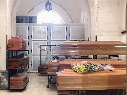 Catania, fetore e bare "parcheggiate": obitorio cimitero come stanza degli orrori