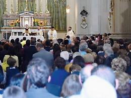 Valverde: palloncini, lacrime e rabbia ai funerali della 14enne