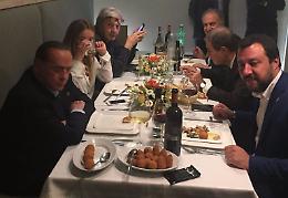 Dalla seppia all'arancino, il potere è servito: in Sicilia è tutto un magna-magna