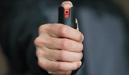 Un giovane su 10 ha lo lo spray urticante: molti lo utilizzano per gioco