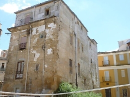 Caltanissetta, ora c'&egrave; il via libera per demolire lo stabile cadente di Largo Barile