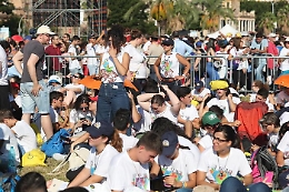 Palermo, Foro Italico accoglie Francesco
I giovani: «Parla come uno di noi»