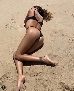 Melissa Satta tirata in ballo da Daniele Interrante al Gf si consola con i like di Instagram