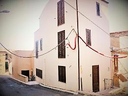 Comitini: il sindaco dichiara guerra a chi occupa abusivamente le case dello Iacp