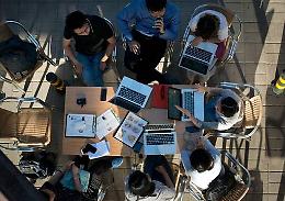 Riparte il Piano giovani della Regione: al via 800 tirocini in azienda