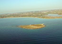 Siracusa, in 70 sbarcano sull'isolotto di Vendicari