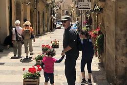 "Il Commissario Montalbano", Zingaretti: «A spasso nella mia Sicilia».... con tutta la famiglia