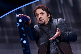 Enrico Brignano torna alla formula del "One man show"