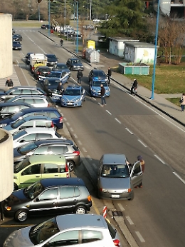 Brescia, banda di rapinatori catanesi in trasferta fallisce colpo in banca e tiene in ostaggio venti persone: arrestati