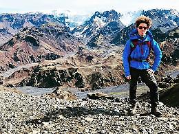 Dalla Sicilia all'Islanda: «Via giacca e cravatta, meglio scarponi e giacche a vento»