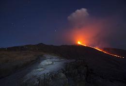 Etna, continua l&rsquo;attivit&agrave; eruttiva