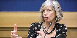 L'altolà del ministro Stefania Giannini a Enna "La facoltà romena di Medicina è fuorilegge"