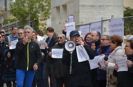 A Canicatt&igrave; protesta contro il muro