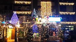 Catania: case addobbate per un Natale in stile Americano