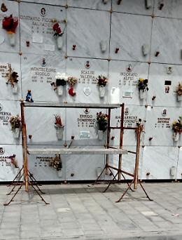 Adrano (Ct): cimitero senza una scala per accedere ai loculi