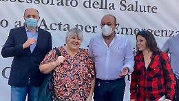 Aleida Guevara, figlia del Che, in visita all'hub di Palermo
