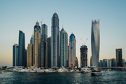 Studenti italiani bloccati per il Covid a Dubai: i positivi salgono a 200