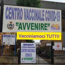 Coronavirus, il sindaco lancia la campagna: "Vacciniamoci tutti"