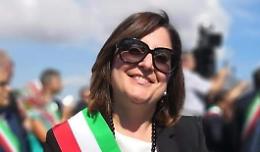 Sindaco del Palermitano positiva insieme al marito: «Sintomi lievi grazie al vaccino