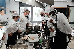 Il cuoco "ridiventa" un mestiere per trovare un lavoro vero