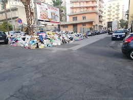 Catania: la situazione rifiuti è arrivata a livelli insostenibili