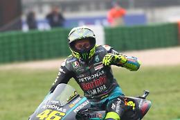 MotoGp, la folla acclama Valentino Rossi alla sua ultima gara italiana