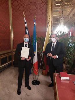 Docente palermitano tra i 50 migliori al mondo riceve la tessera Preziosa del Mosaico Palermo