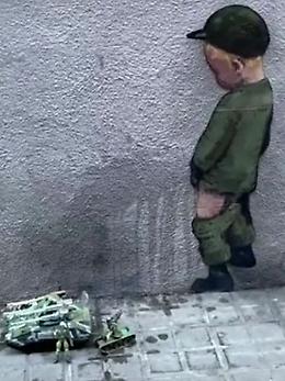 L'opera di Tv Boy contro l'attacco russo in Ucraina