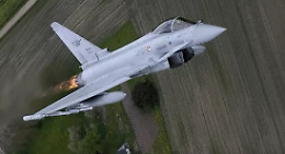 Caccia Mig-21 romeno scompare dai radar: elicottero va a cercarlo ma precipita
