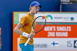 Miami: Sinner vince in rimonta, Azarenka stop da stress